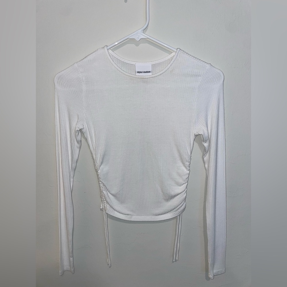 White tee